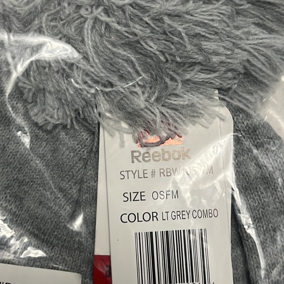 Reebok Beanie with Pom New With Tags Gray and Pastel Pink NEW NWT - Picture 3 of 7